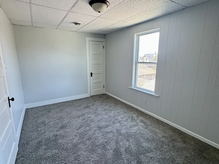 1215B Broadway Ave — Photo 6