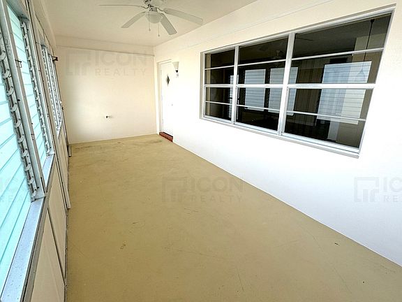 4th image of 2800 NE 28th St APT 14