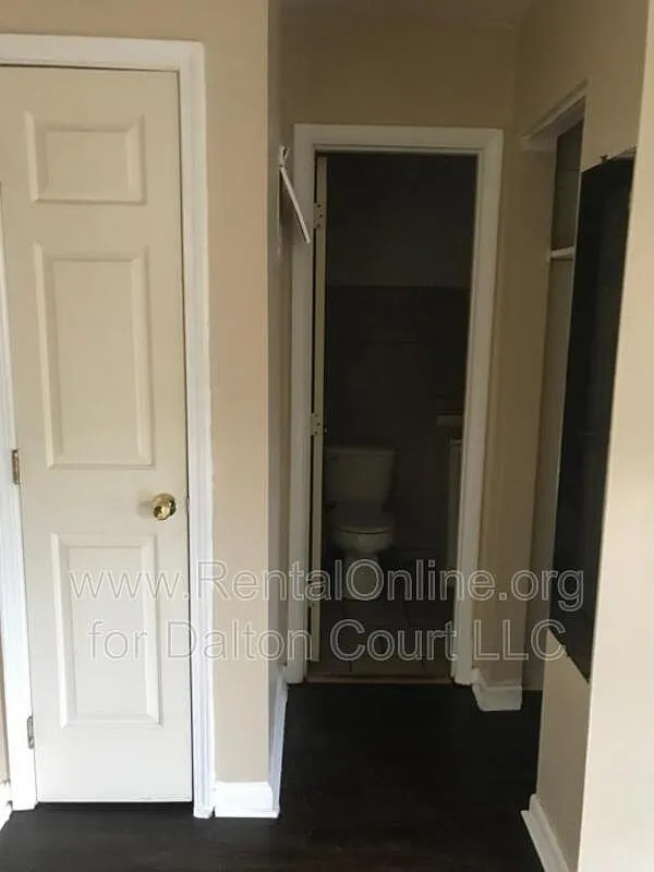 Studio, $550 — Photo 4