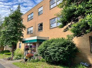 614 11th Ave APT 2B, Huntington, WV 25701