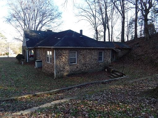 4th image of 912 Collinwood Hwy