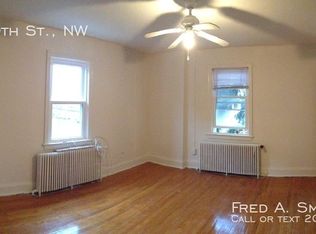 2204 40th St NW, Washington, DC 20007