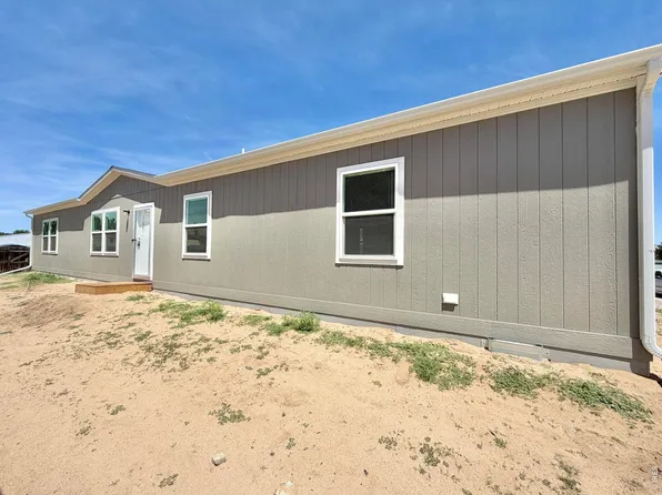 103 Beach Dr, Log Lane Village, CO 80705