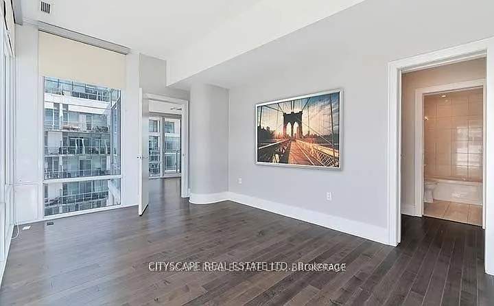 29 Queens Quay E #1001 — Photo 9