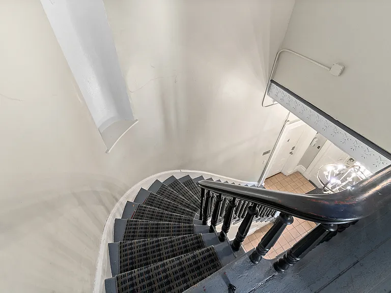 122 Benefit St — Photo 6