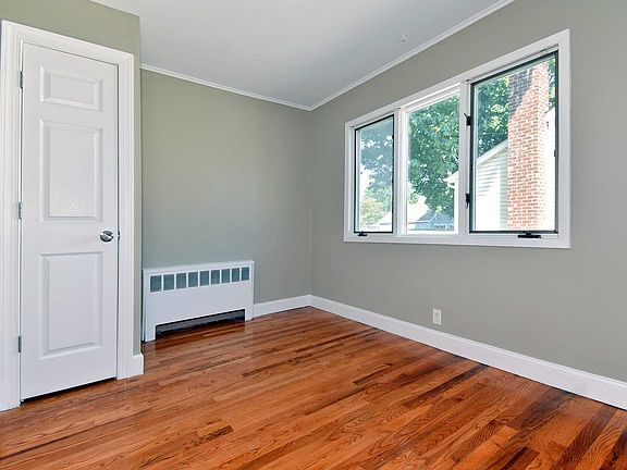 3rd image of 2693 Nira Ave