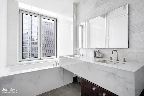 Sold by Sotheby's International Realty | media 17