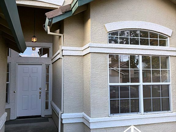 4th image of 5014 Bradford Dr