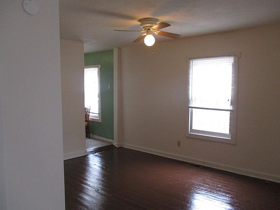 4th image of 2526 Owen St