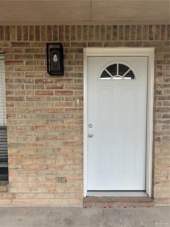 Building Photo - 1715 W Nolana Ave #3