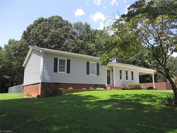 2nd image of 1164 Crescent Ct
