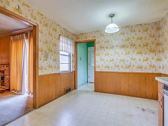 5th image of 6362 Saratoga Cir