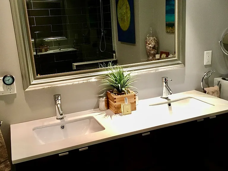 256 Jarvis St #15D — Photo 7