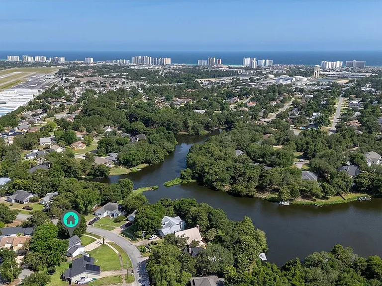 817 N Lakeside Dr — Photo 52