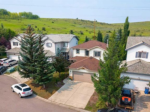 3rd image of 100 E Bow Ridge Cres