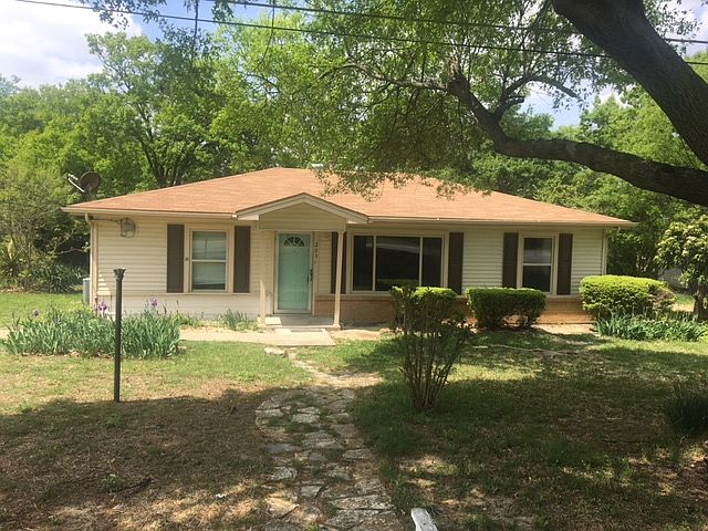 1st image of 203 Lyndalyn St