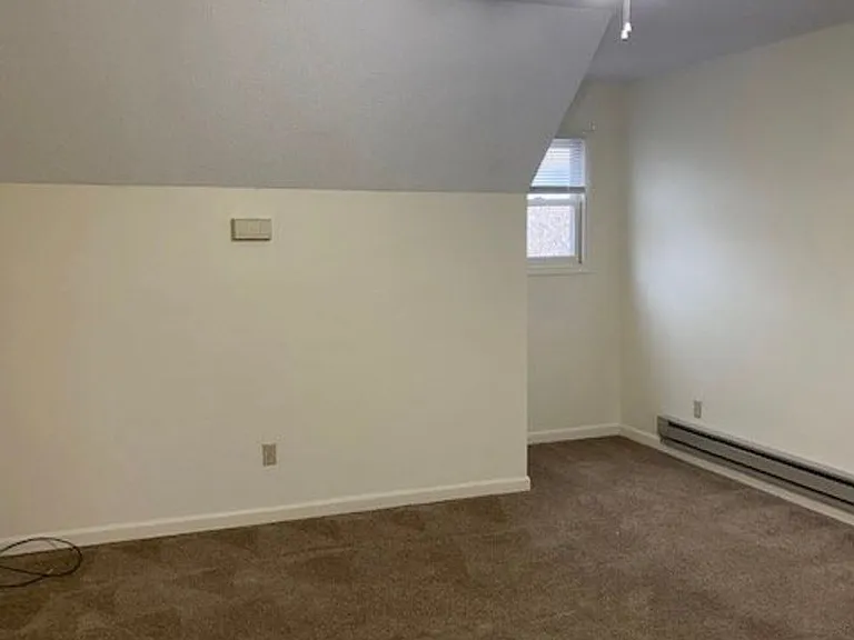 2825 Whitener St — Photo 3