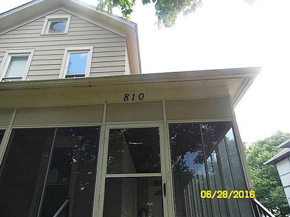 2nd image of 810 S Main Ave