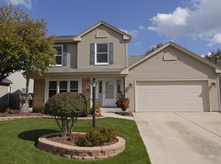 7 Hunter Dr, Montgomery, IL 60538