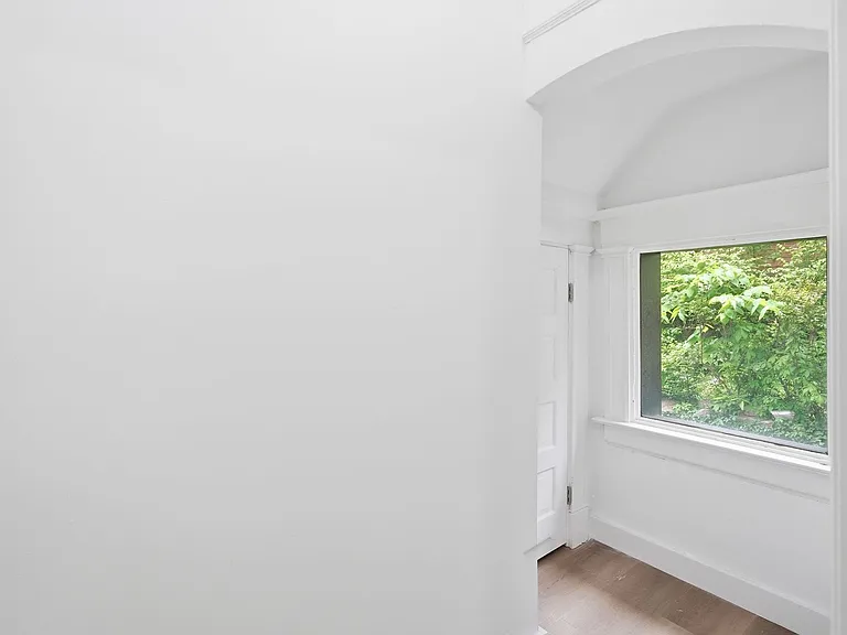 568 Hale Ave — Photo 21