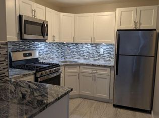 9C Hemlock Dr #47, Bay Shore, NY 11706