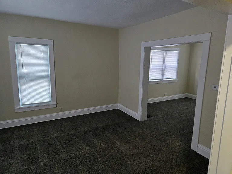 553 Bratnober St — Photo 19