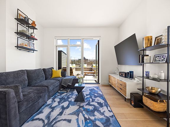3rd image of 181 18th St APT 608