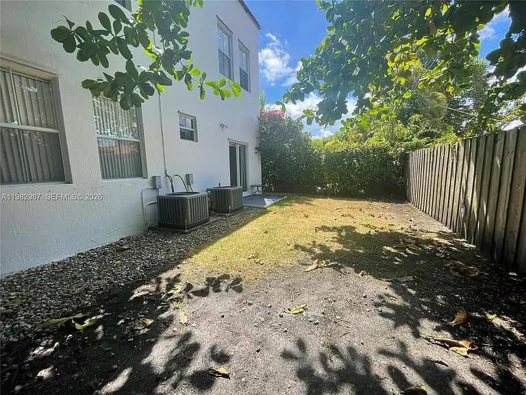 3421 SW 25th St #1 — Photo 38