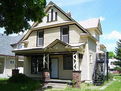 1224 W Spofford