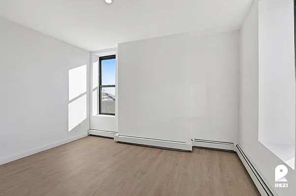 Rented by REZI | media 4