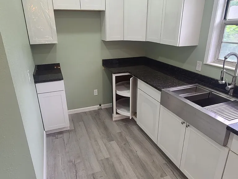 1341 Gordon St — Photo 7