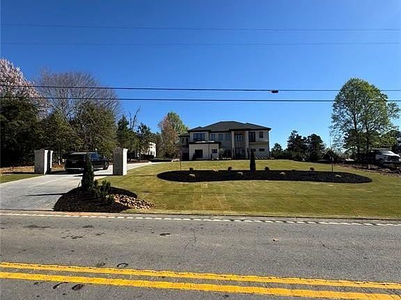 3rd image of 3425 Thompson Mill Rd