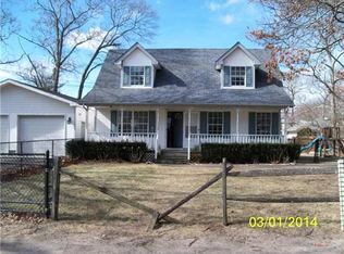 14 Broadway, Mastic, NY 11950