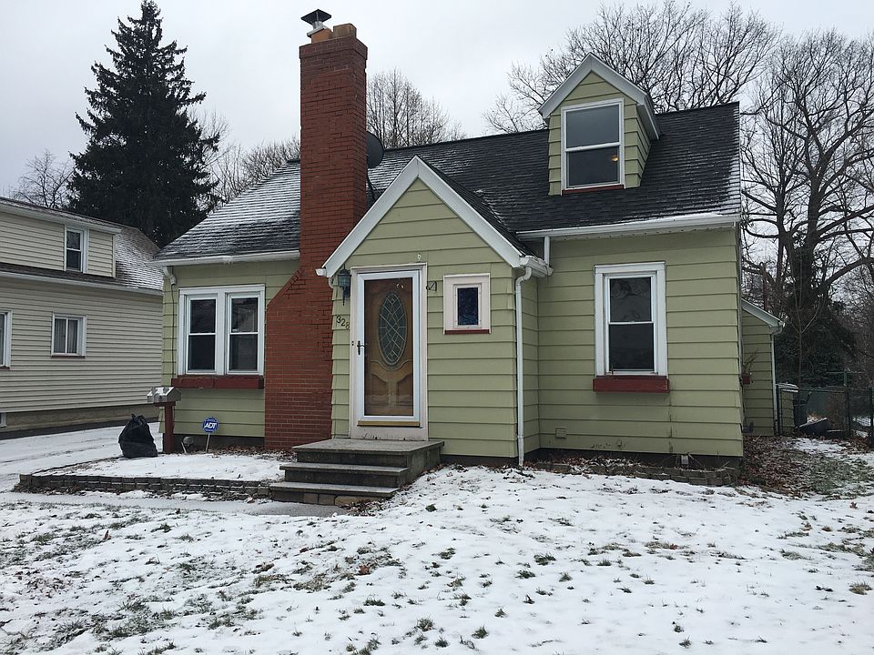 1st image of 328 Forgham Rd