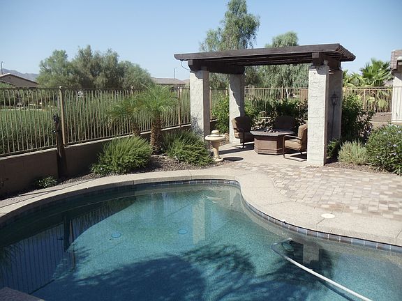 Pergola & Firepit