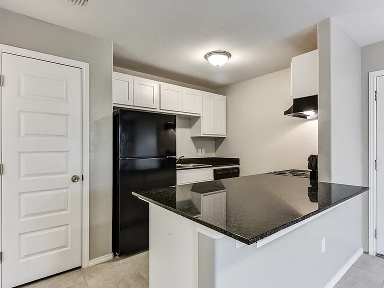 Bay Shore Apartments — Photo 35