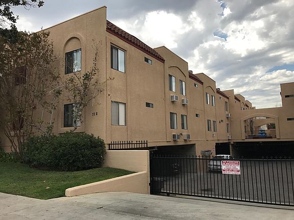 3rd image of 712 E Garfield Ave
