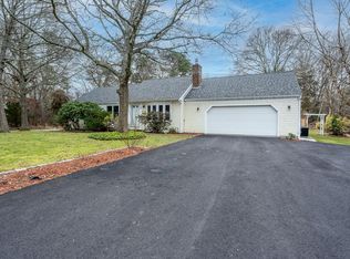 85 Knowlton Ln, Marstons Mills, MA 02648