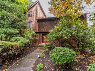 749 Riven Wood Rd, Franklin Lakes, NJ 07417