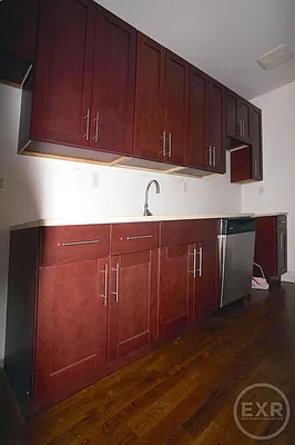 Rented by EXR | media 7