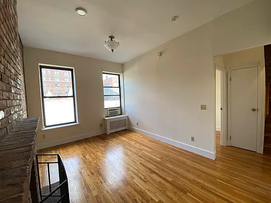 Rented by Harris Philip NYC | media 7