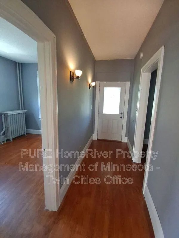 2 bed, 1.0 bath, $1,400 — Photo 4