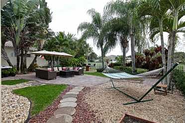 Home For Sale In Villagewalk