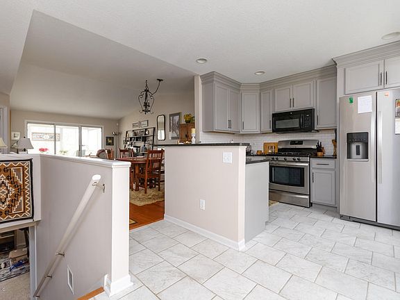2nd image of 128 Forestview Dr