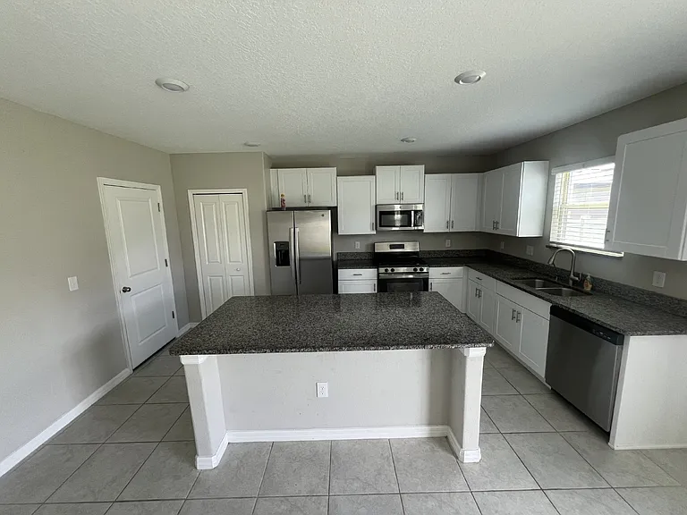 9413 Channing Hill Dr — Photo 4