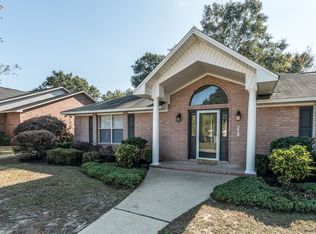 501 Turnberry Rd, Cantonment, FL 32533