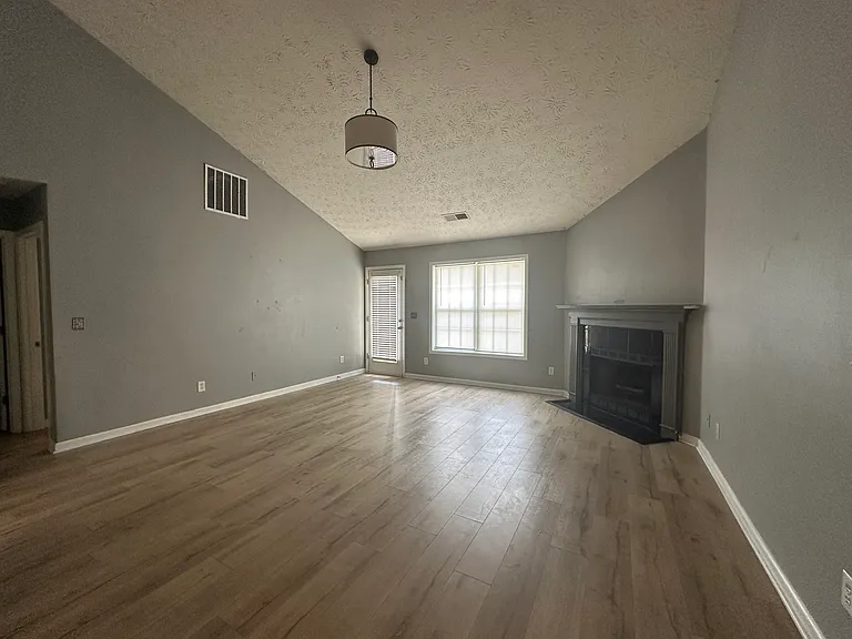976 Sham Pointe Dr — Photo 5