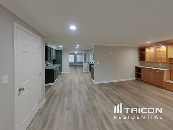 3rd image of 2027 7th Ave SE