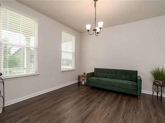 5th image of 17 Ridgeline Way NW