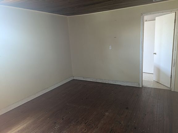 5th image of 45 W Green St